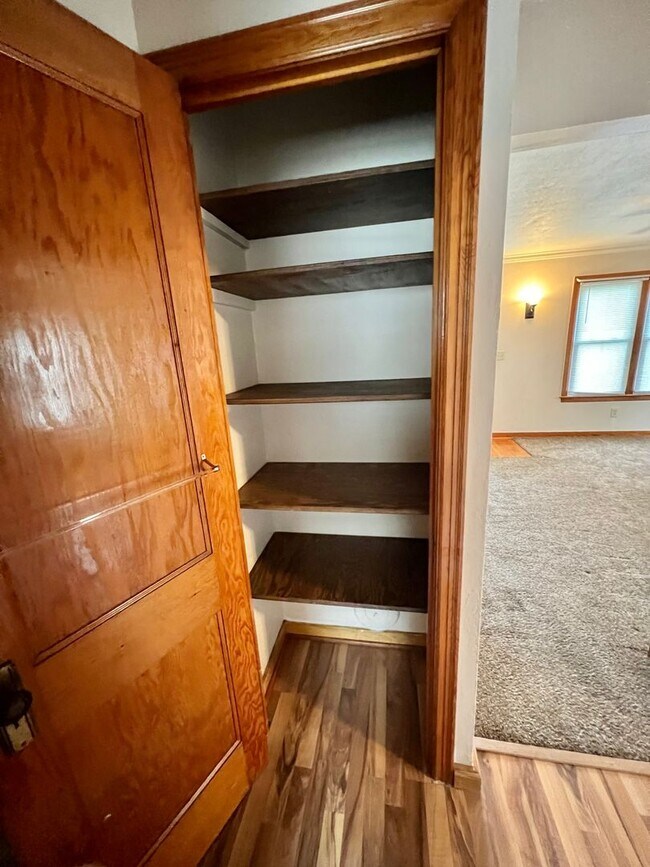 Building Photo - Spacious 2 Bedroom 1 Bath Single Family Home With Central Air- Available Now!