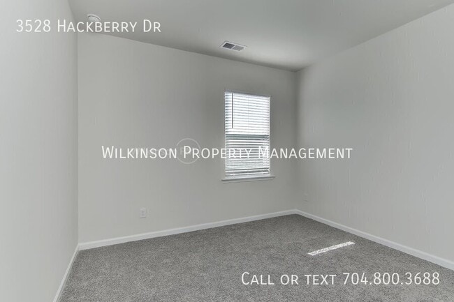 Building Photo - 3528 Hackberry Dr