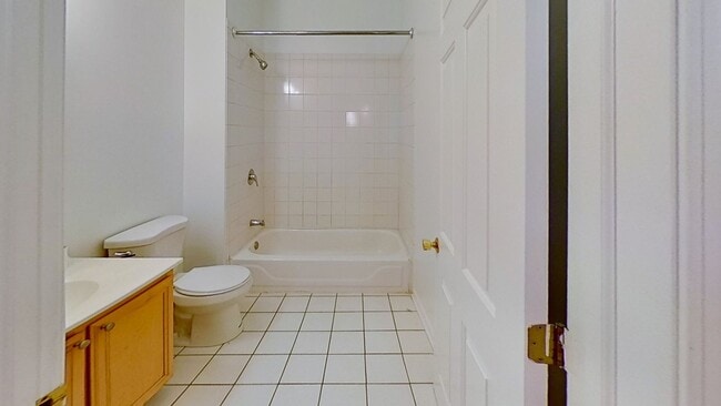 Building Photo - Old Town Duplexed Three Bedroom Two Bath