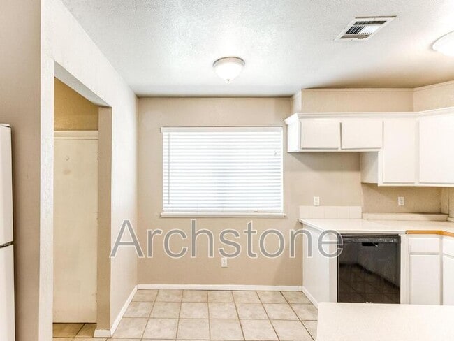 Building Photo - 501 S Santa Fe Dr