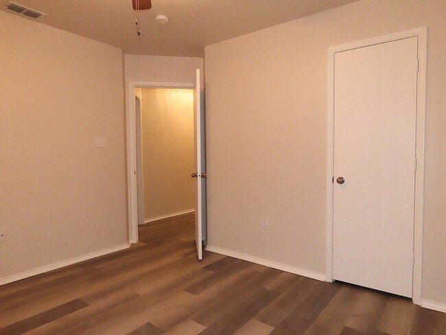 Building Photo - Beautiful 3 Bedroom, 2 Bath Home in Flint!