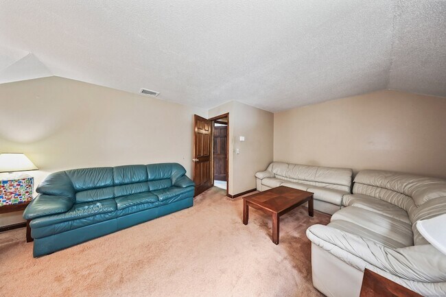 Building Photo - 522 Springfield Rd
