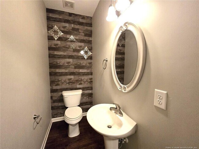 Building Photo - 2278 Lakewell Cir