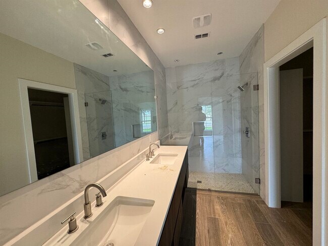 Building Photo - 210 Veracruz Dr