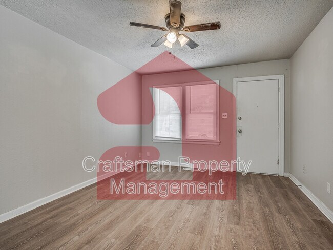 Building Photo - 1201 Carverdale Dr