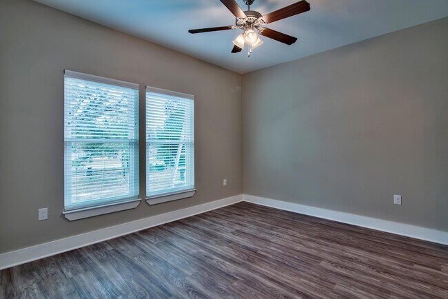 Building Photo - 292 Date Palm Ln