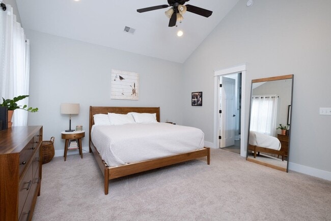 Building Photo - 1811B 6th Ave N