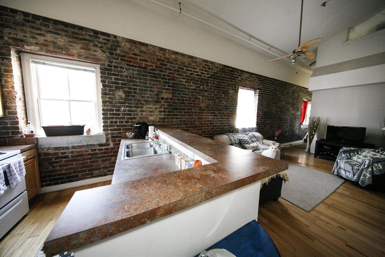 Building Photo - 302 Goshen St