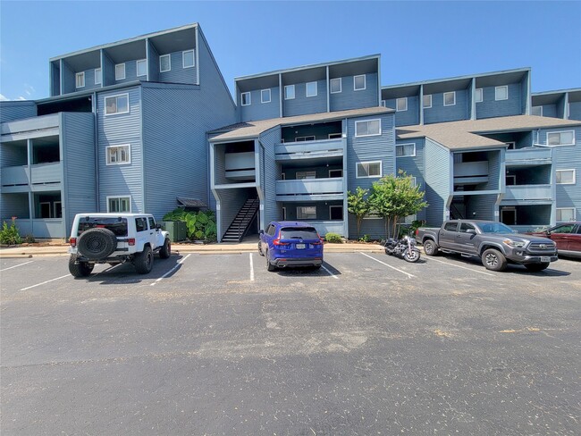 Building Photo - 12500 Melville Dr