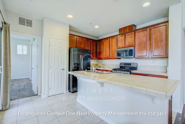 Building Photo - Lincoln Crossing Condo 2 bdrm and 2 bthm