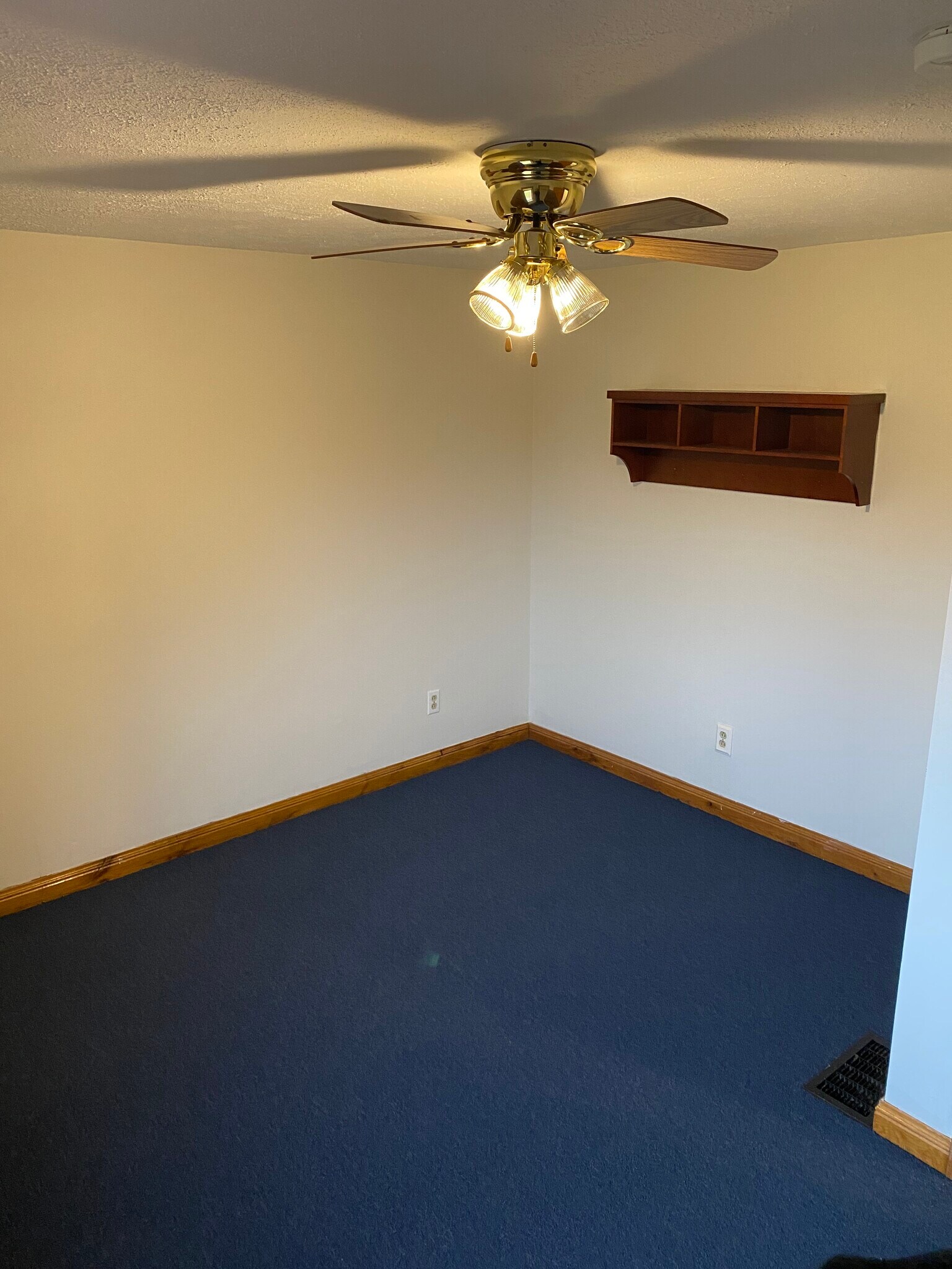 Building Photo - 215 Canfield St