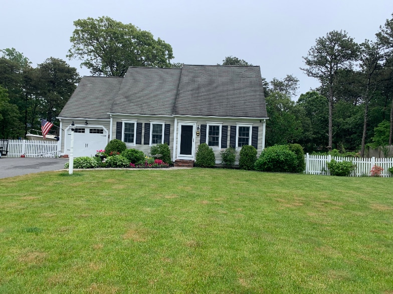 Primary Photo - 359 Yankee Dr