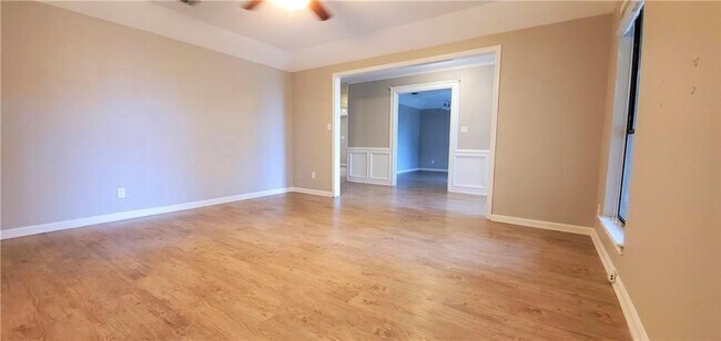 Building Photo - 1403 Canoe Brook Dr