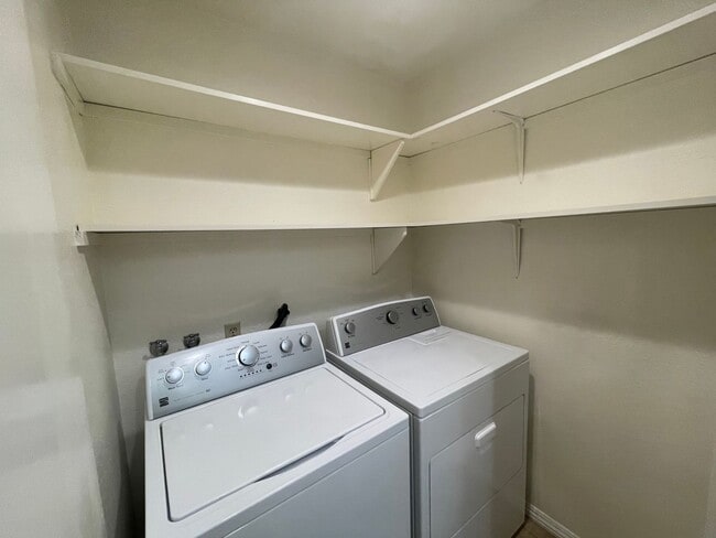 Building Photo - 2 bedroom single story with attached 2 car garage!