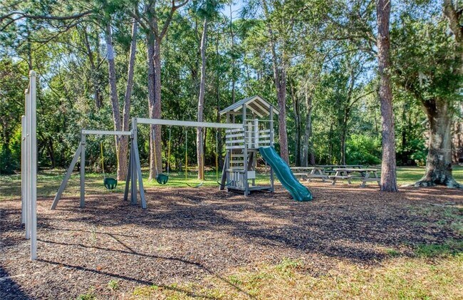 Building Photo - 1400 Gandy Blvd N