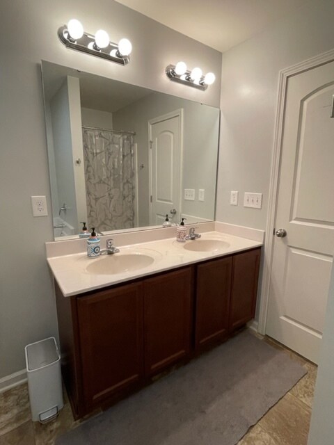 Double vanity (mater bathroom) - 709 Elton Ave