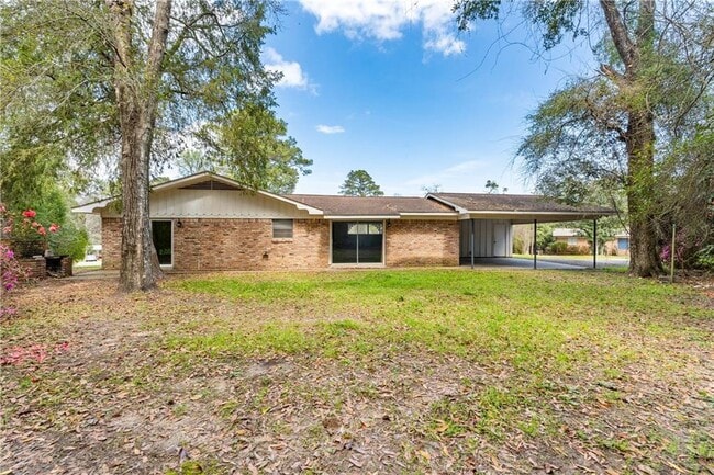 Building Photo - 207 Cache Cir