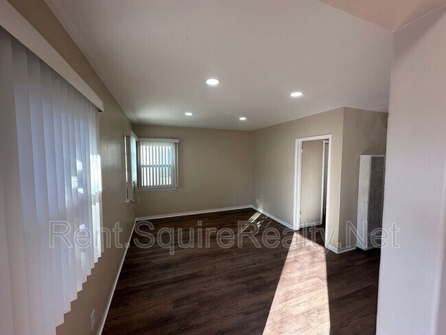 Building Photo - 901 N San Gabriel Ave