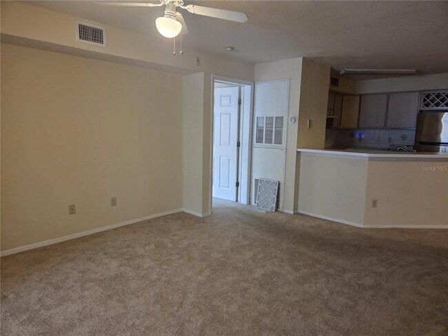 Building Photo - 820 Camargo Way