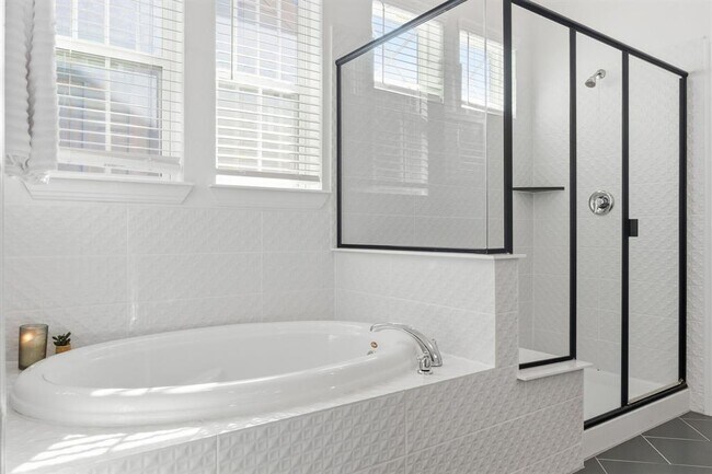 Building Photo - 8704 Apogee Blvd