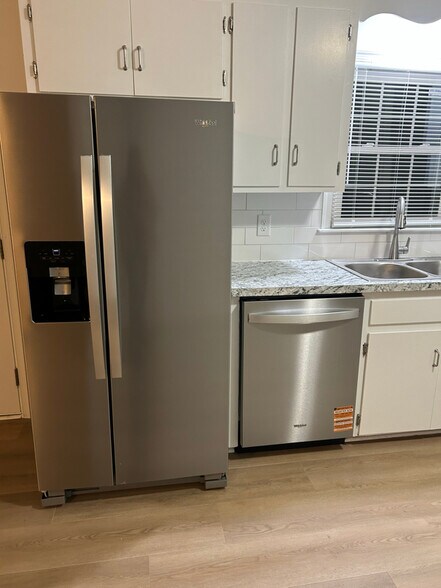 Building Photo - 5290 Waterlick Rd