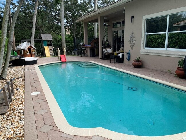 Building Photo - 6013 NW 56th Dr