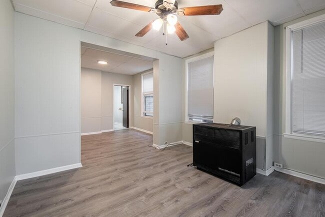 Building Photo - 140 5th Ave