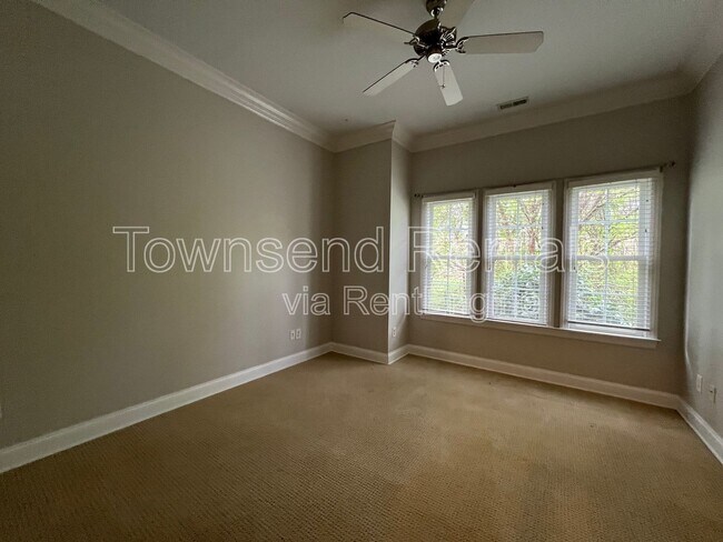 Building Photo - 2661 Lockwood Rd