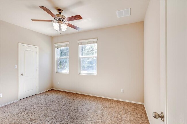 Building Photo - 1604 Greenside Dr