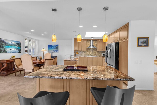 Building Photo - 10 Colgate Dr