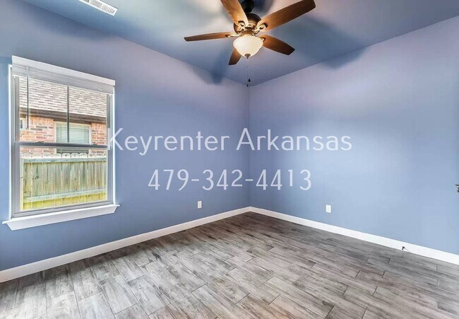 Building Photo - Bentonville living | 4bed 2bath