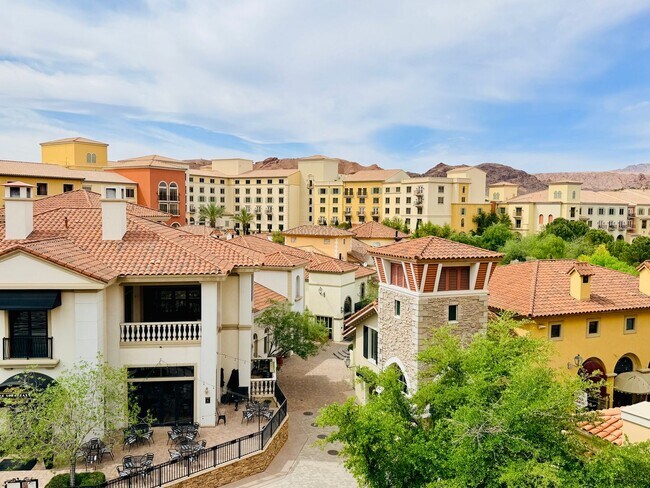 Building Photo - Live in the heart of Lake Las Vegas Village!