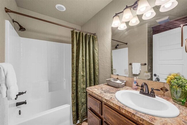 Building Photo - VERY NICE HOME IN THE ROLLING HILLS AREA. PETS NEGOTIABLE WITH OWNERS APPROVAL