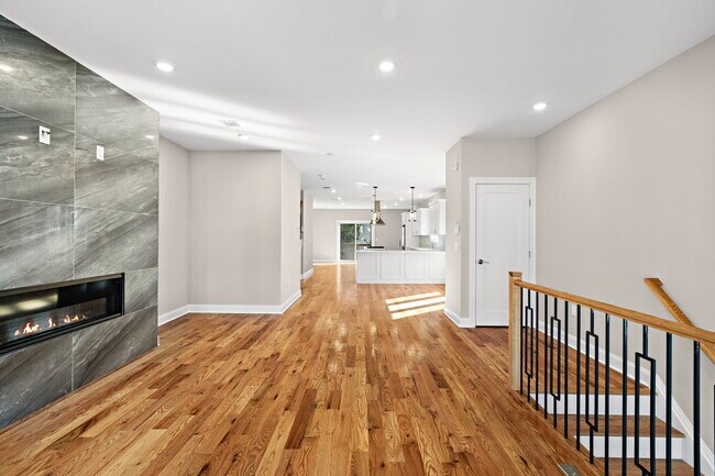 Building Photo - 780 Edgewood Ln