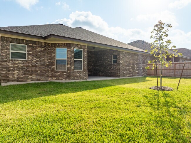 Building Photo - 602 Dred Roger Circle