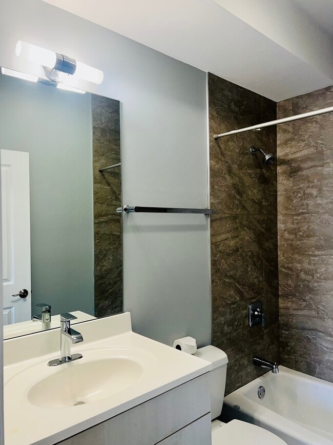 Building Photo - 1750 W Cermak Rd