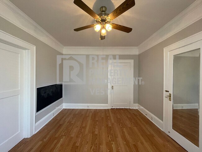 Building Photo - 3241 Ridge Ave