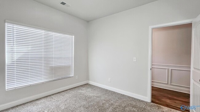 Building Photo - 403 Edgebrook Dr