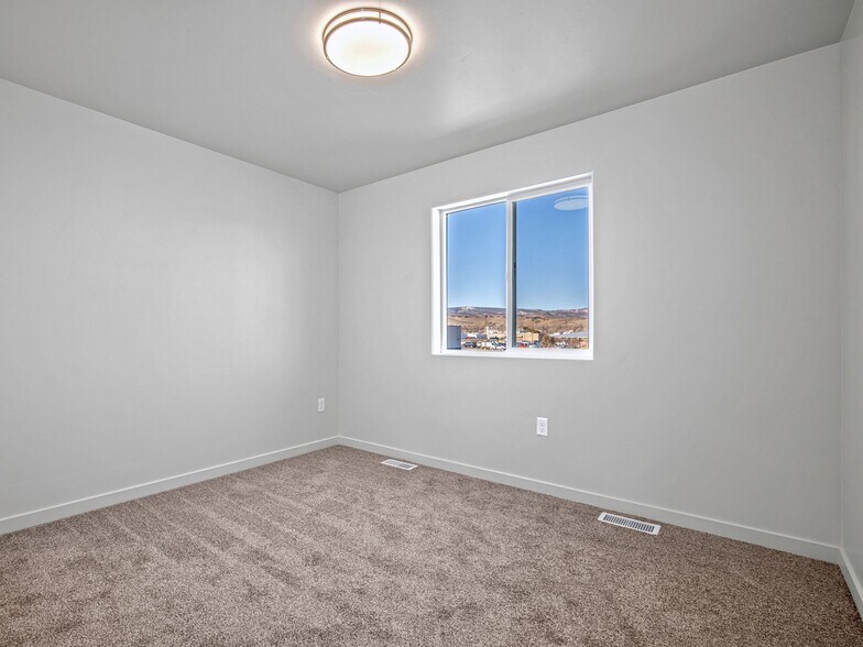 Building Photo - 2772 Caspian Wy