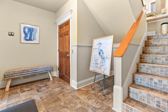 Building Photo - 5004 Cypress Lake Dr
