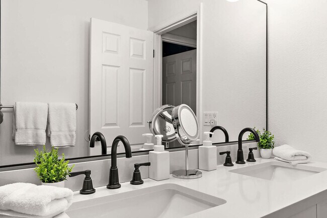 Building Photo - 7157 W Windrose Dr