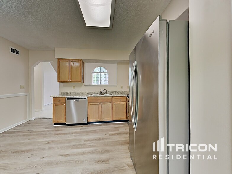 Building Photo - 9004 Derrickson Dr