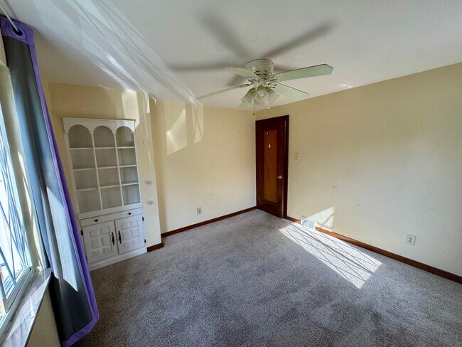 Building Photo - 1076 Thornwood Dr