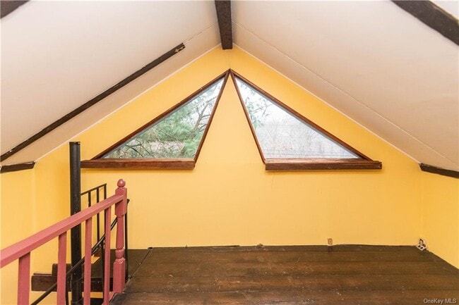 Building Photo - 15 Hoyt Rd