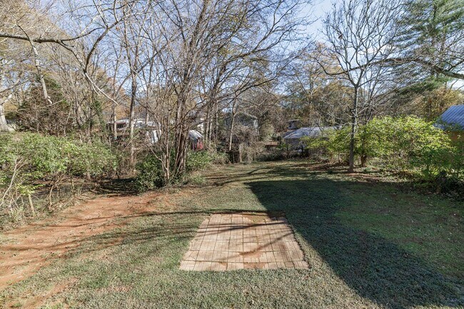 Building Photo - Charming Historic Cottage Just Blocks from Downtown Athens and UGA