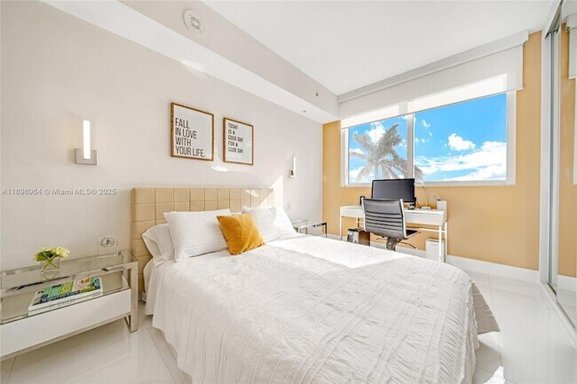 Building Photo - 253 NE 2nd St