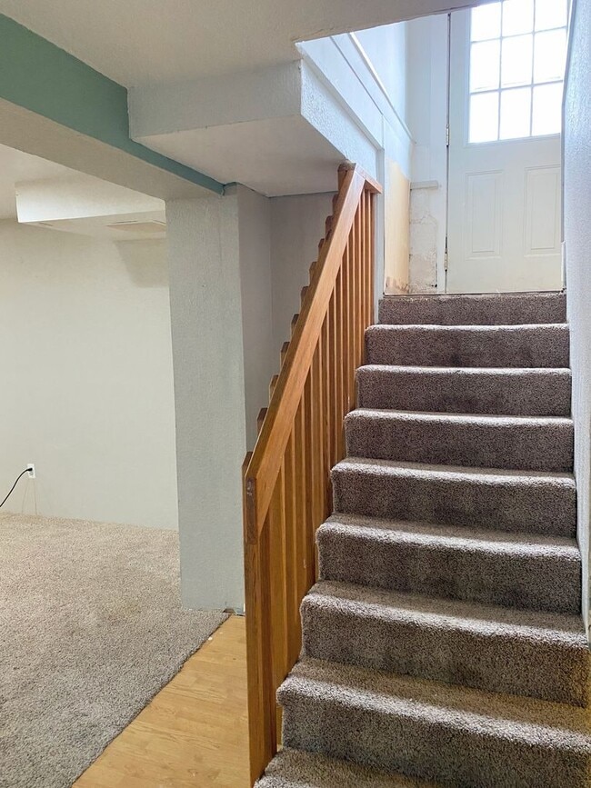 Building Photo - 2 bed, 2 bath home