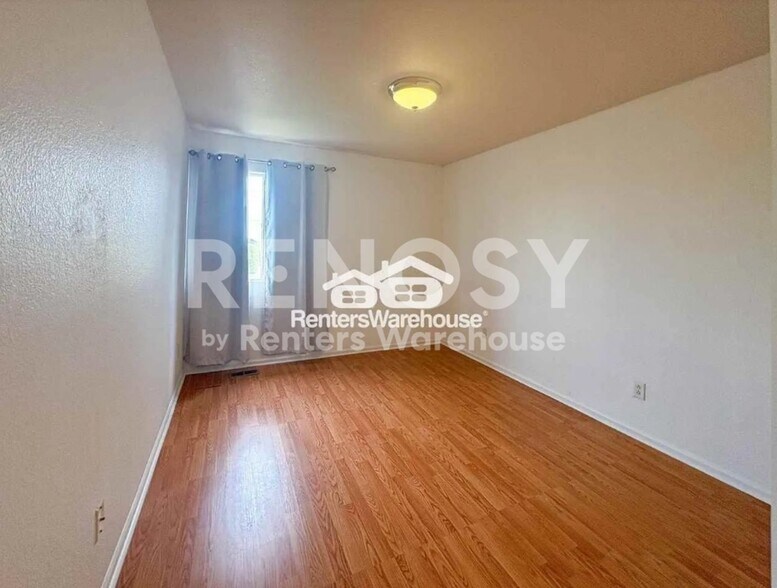 Building Photo - 12674 Jersey Cir E