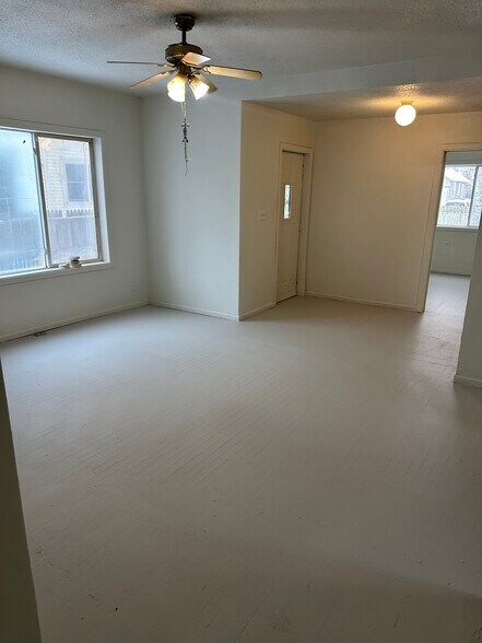 Building Photo - 730 Thomas Ave