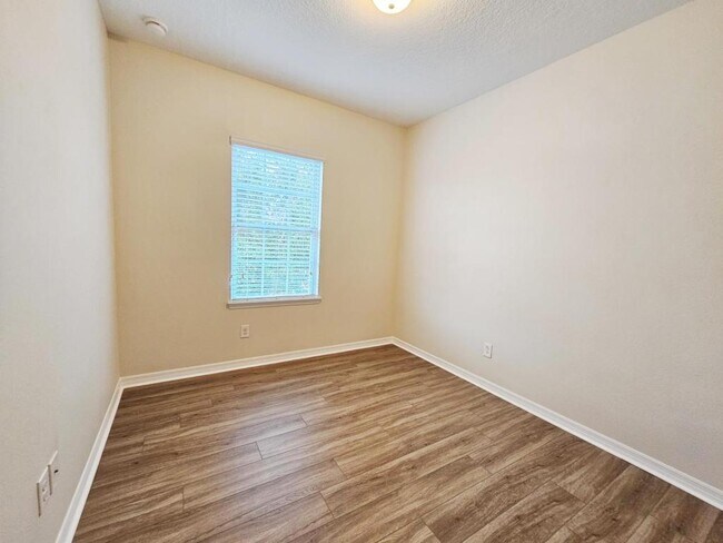 Building Photo - 12754 Garridan Ave